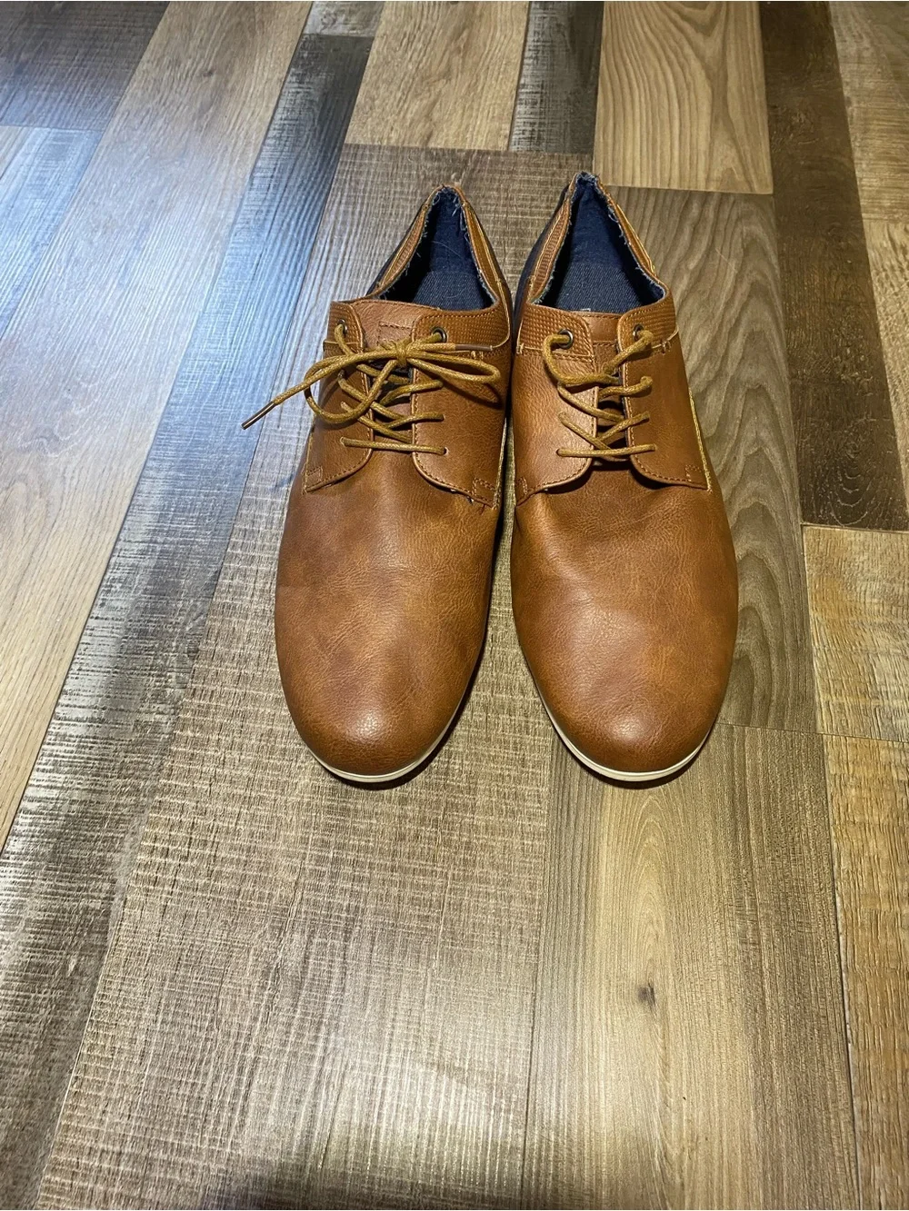 Men's Lace-Up Derby Shoes in Chestnut Brown with Navy Heel